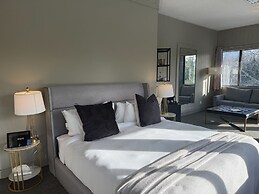 Nomi Resort