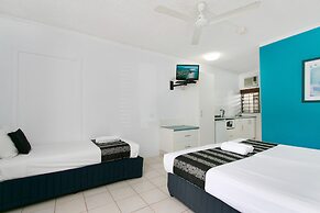 Cairns City Palms