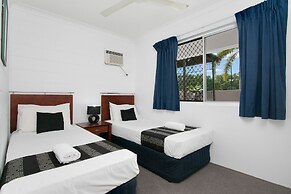 Cairns City Palms