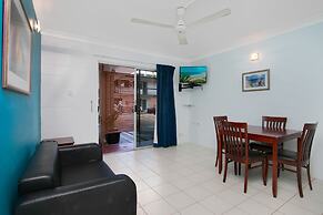 Cairns City Palms