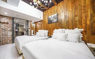 February Hotel Hwanggeum