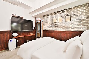 February Hotel Hwanggeum