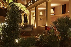 Hotel The Building
