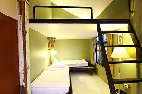 Here Hostel