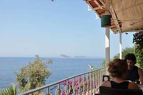 Caretta Hotel