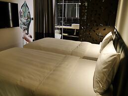 Hotel Papa Whale