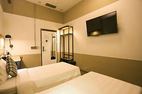 Hotel Papa Whale