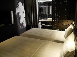 Hotel Papa Whale