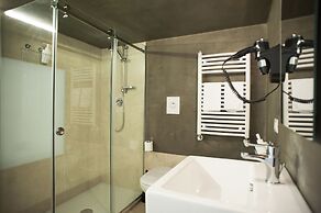 Belledonne Suite & Gallery