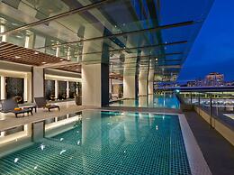 V E Hotel & Residence