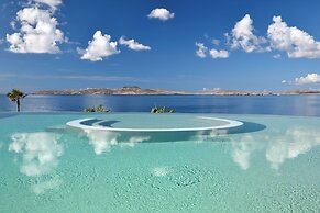 Anax Resort & Spa