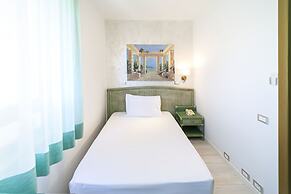 American Hotel
