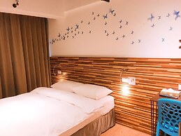 R10 Eco Hotel