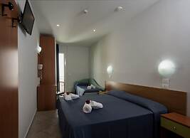 Hotel Scarlet