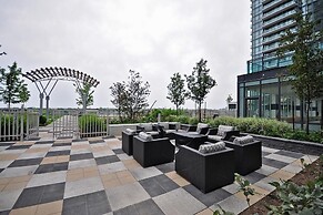 Deluxe Corner Suite - By Elite Suites