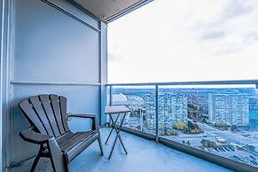 Lake View Luxury Condo by Elite Suites