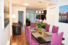 LMVR - LuxApt 3 - 7 bedrooms 2 bathrooms