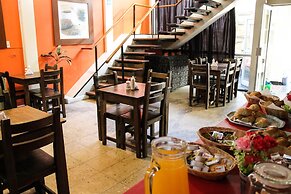 Casi Guemes Hotel