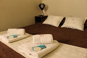 Casi Guemes Hotel
