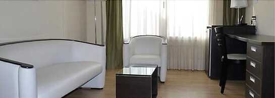 Hotel Osam