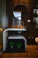 Ambit Boulevard Hotel Boutique