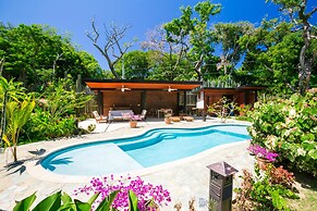 Green Bamboo Cabana