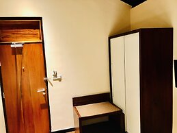 Tropic Inn - Mount Lavinia