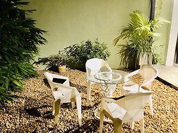 Tropic Inn - Mount Lavinia