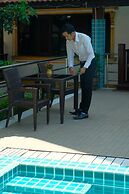 E-Outfitting Vang Thong Hotel