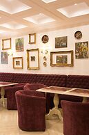 Vintage Hotel