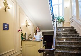Vintage Hotel