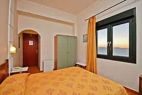 Coronis Hotel