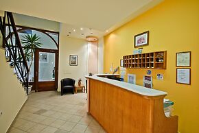 Coronis Hotel
