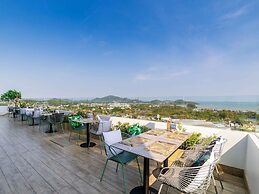 Novotel Phuket City Phokeethra Hotel
