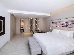 Novotel Phuket City Phokeethra Hotel