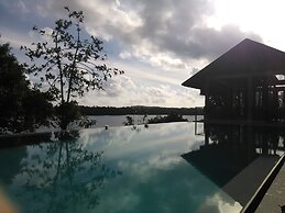 Sea Heart House on Koggala Lake