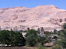 New Memnon Hotel