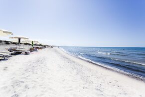 Bellamarina Resort