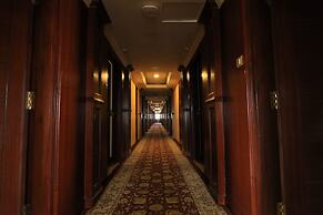 Dynasty Hotel