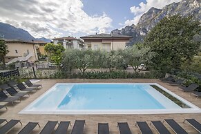 Riva Lake lodge