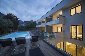 Riva Lake lodge