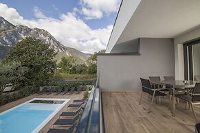 Riva Lake lodge