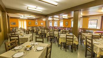 Hotel Bucaneve