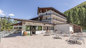 Hotel Bucaneve