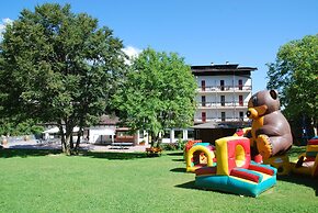 Hotel Bucaneve