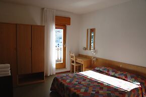Hotel Bucaneve