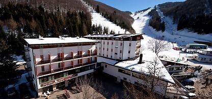 Hotel Bucaneve