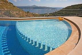 Aptera Paradise