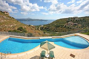 Aptera Paradise