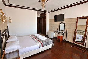 Bozcaada Fahri Hotel